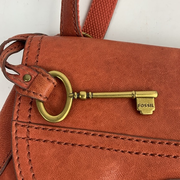Fossil Leather Crossbody Bag Brass Turnkey and key charm Adjustable Rust Orange - Picture 6 of 16